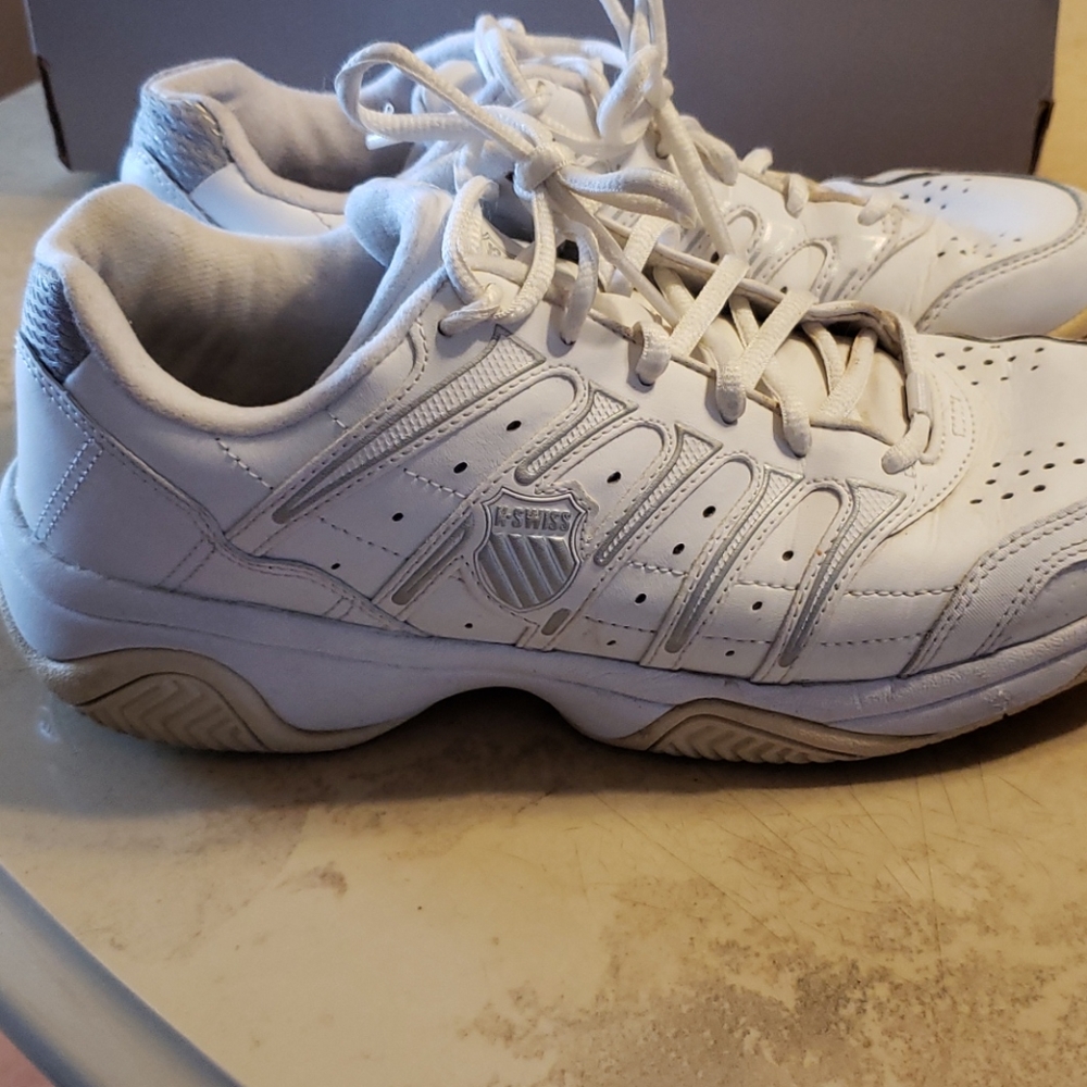 Throwback K-Swiss sneakers